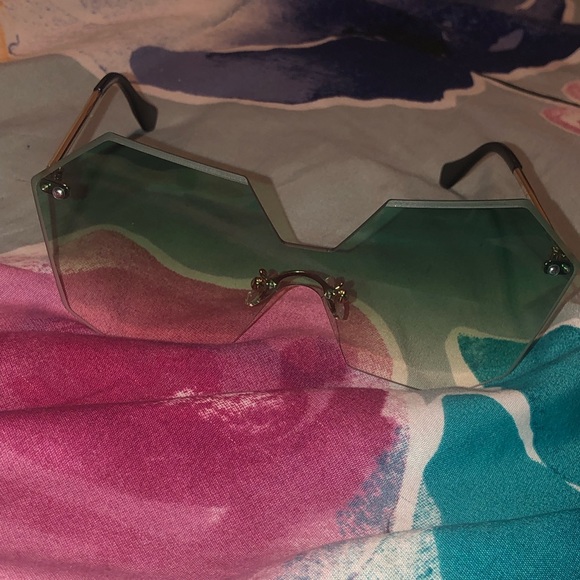 Sunglasses - Picture 1 of 1